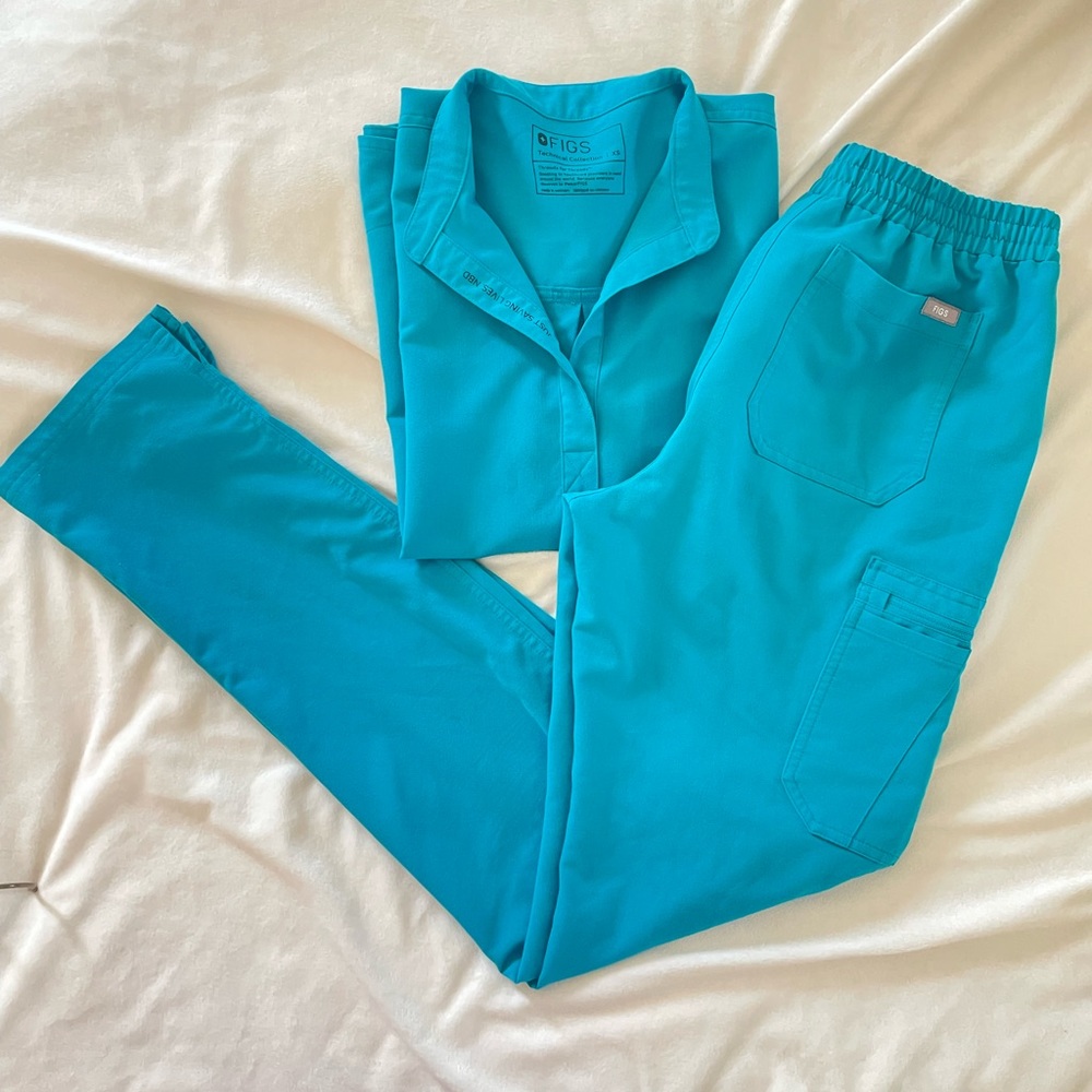 Figs scrub set-women, Teal color Rafaela top (xs) and Yola pants (s-tall)